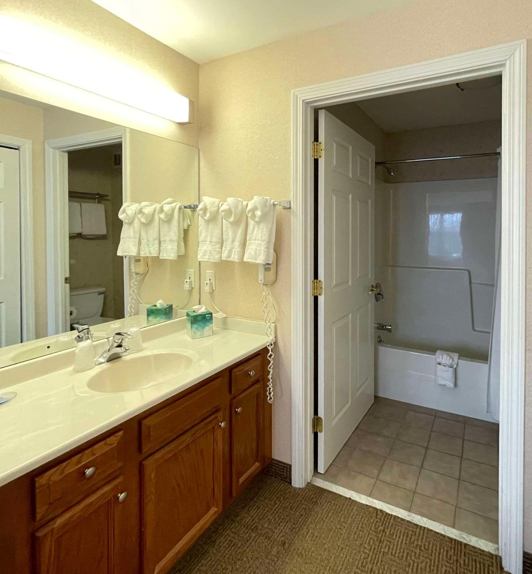 Smart Suites, Ascend Hotel Collection South Burlington Buitenkant foto